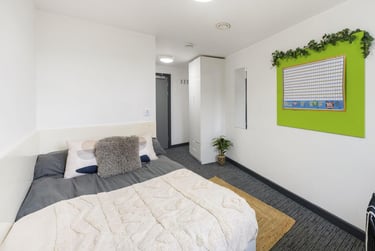 1 bed flat, Vauxhall Road, City Centre, Liverpool, L36AU - Image 1